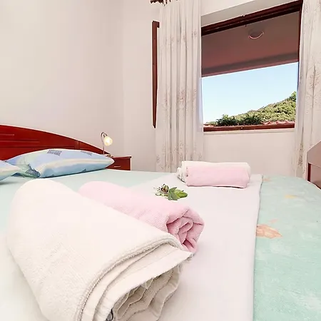Cebalo Kor Ula - Two Bedroom With Terrace And Sea View Lana Daire *
